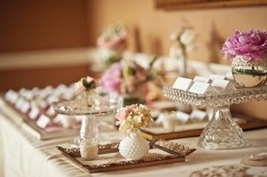 Vintage-Wedding-Ideas-Escort-Card-Table-500x332