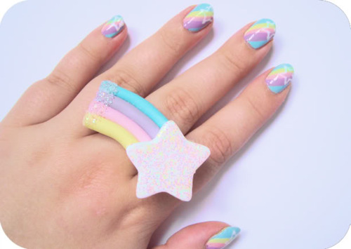 pastel-shooting-star-nails